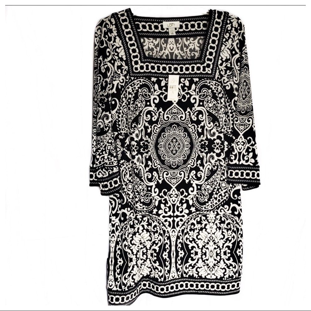 Blk & Wht Medallion Print Knit Shift Dress…